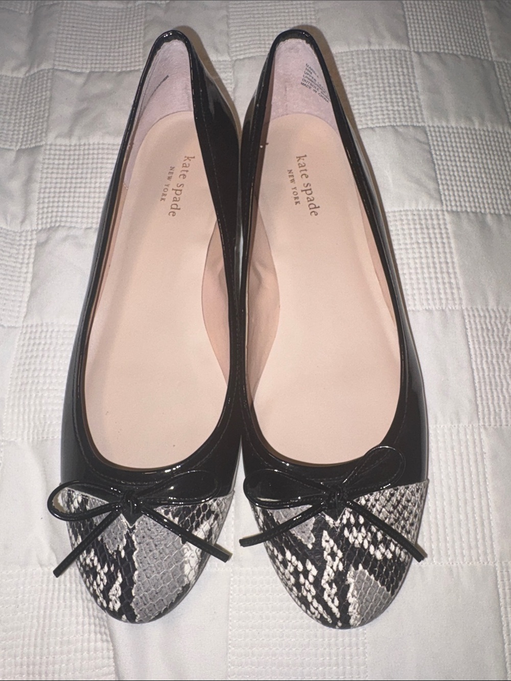 Kate Spade Black Patent Flats with Snakeskin Toe Detail. Size 10M in EUC